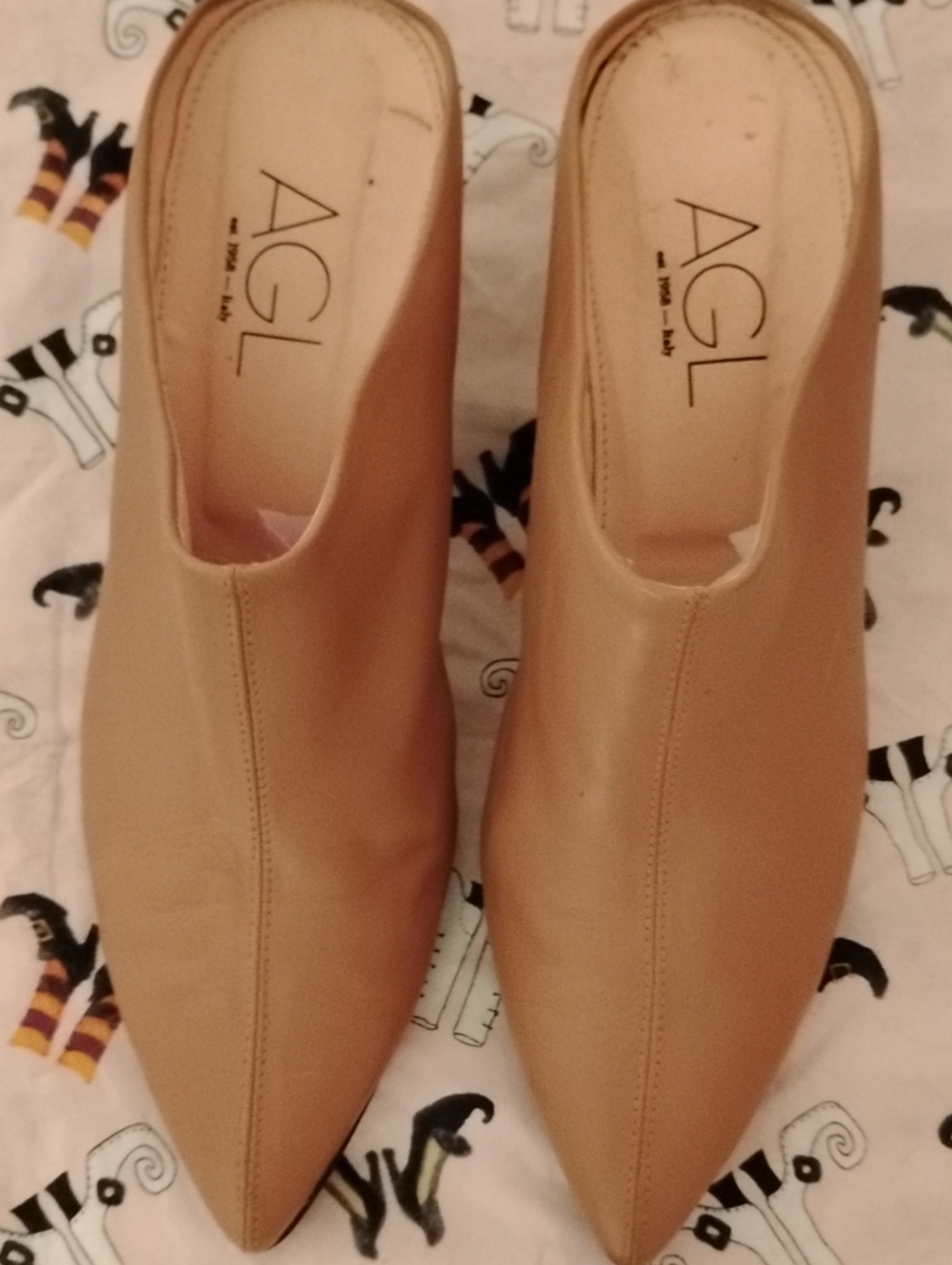 AGL Pointed Toe Leather Mules in Tan 39.5 Lovely!